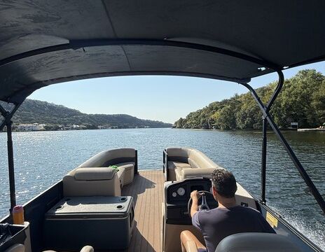 Lake Austin Captained Pontoon – Party Cove and Waterfront