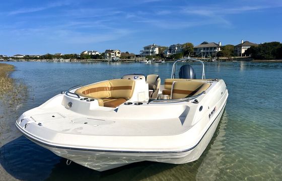Sporty Sandbar and Island Hopping Deck Boat
