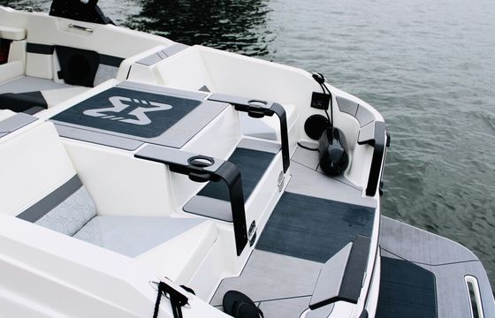 Wake Surf Boat Heyday H20. Includes toys and local delivery