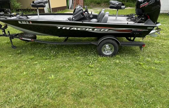 Tournament-Ready 2022 Tracker Pro 195TXW — Pro150 Powered