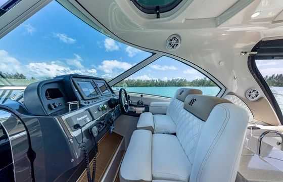 New Beautiful 53' Express cruiser, 13 passengers, bluetooth surround