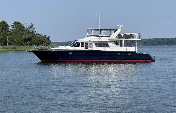 71’ Luxury Motor Yacht: Perfect for Entertaining on the Chesapeake Bay