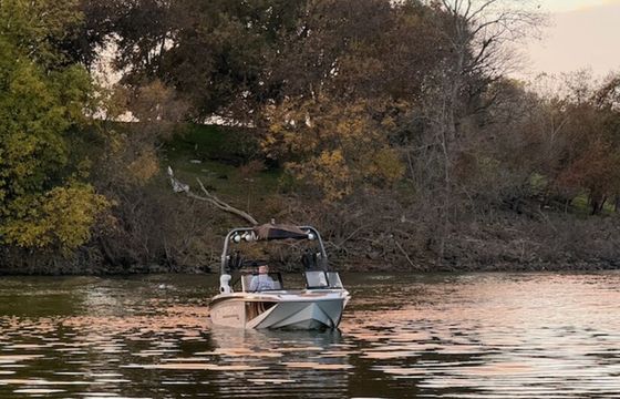 Captained Luxury Electric Boat – Sacramento River Experiences