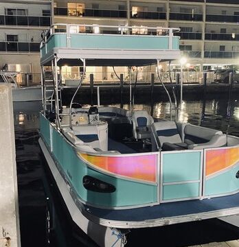 27' Double-Decker Pontoon - Private  Boat for Sandbar w/ Captain