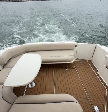 42ft Luxury Cruising Boat – Miami