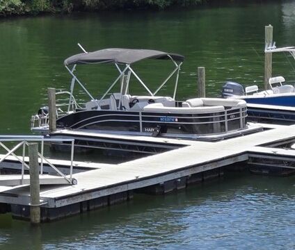 2023 Harris Tritoon 150 hp w/ lounger