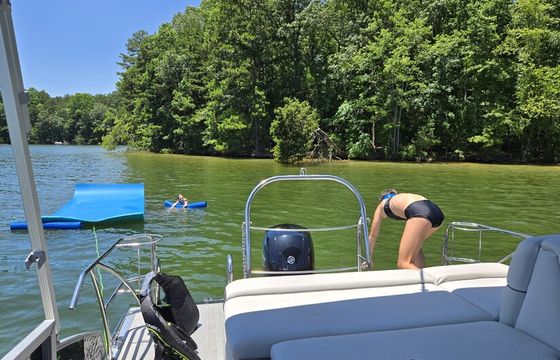 2023 Harris Tritoon 150 hp w/ lounger