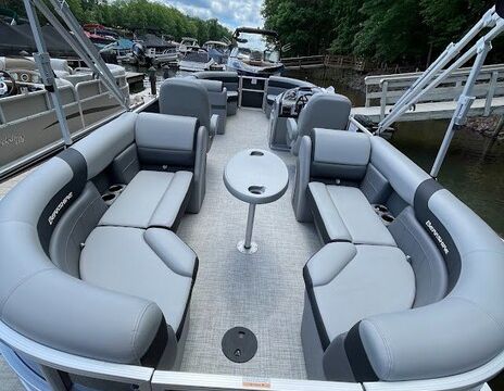 EVERYTHING'S INCLUDED!  Lake Norman - 24ft Berkshire Luxury Pontoon