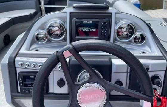 EVERYTHING'S INCLUDED!  Lake Norman - 24ft Berkshire Luxury Pontoon
