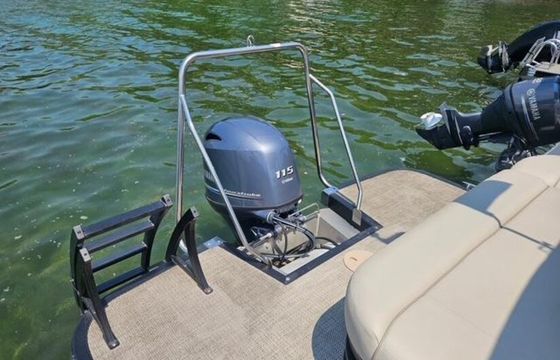 Luxurious Bennington Pontoon - Cruise Lake Fenton in Comfort and Style