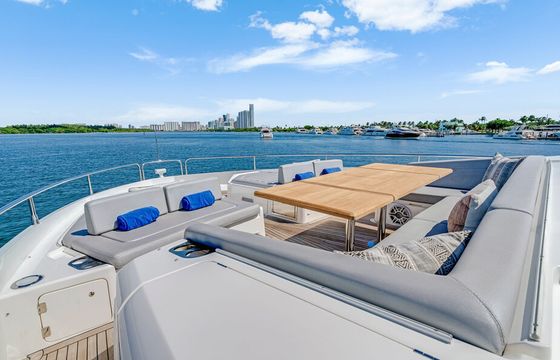 Luxe 76ft Sunseeker with Tender and Water Toys serving South Florida