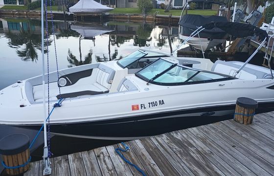 Luxurious Sea Ray 240 Sundeck - Private Dock &amp; Free Parking!
