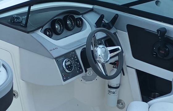 Luxurious Sea Ray 240 Sundeck - Private Dock &amp; Free Parking!