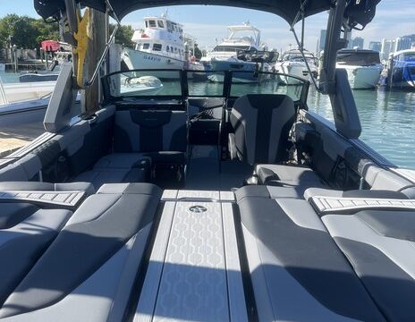 2026 MasterCraft XT24 Wake Surf Boat w/ Pro Coach | Biscayne Bay