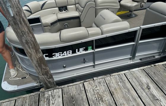 23 foot Berkshire Tritoon on Lake St. Clair