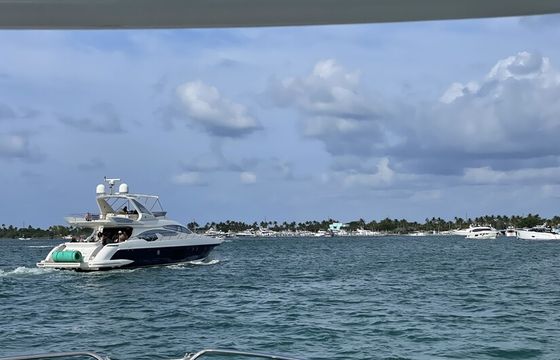 Luxury 30ft Jeanneau 2023 - Haulover Sandbar; Miami Sunset Experience