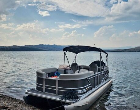 Sylvan Mirage Tritoon — Lakeside Luxury