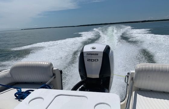 Explore Cape Cod in Style: Rent the 20′ Dauntless Bowrider!