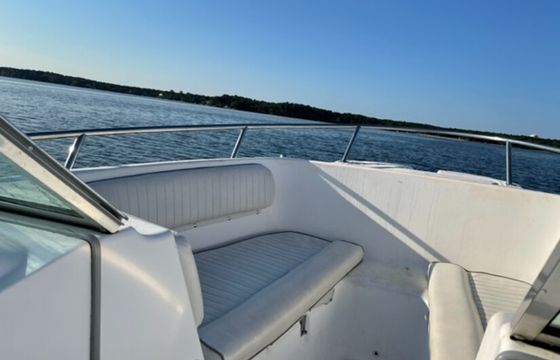 Explore Cape Cod in Style: Rent the 20′ Dauntless Bowrider!