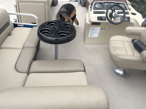 Pontoon Lounge/Fish/Tube/Ski