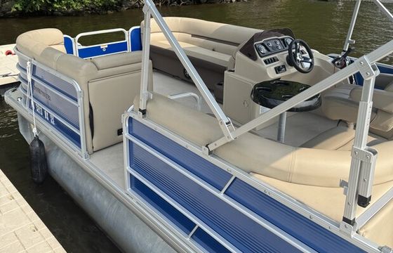 Pontoon Lounge/Fish/Tube/Ski