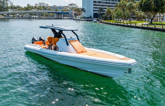 Modern Fun. Novielli 349 Veloche. Perfect for Sandbar Fun &amp; Cruising"