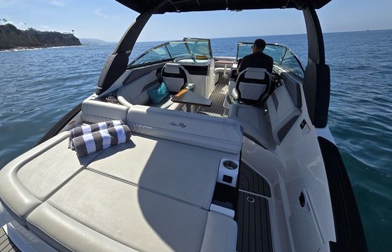 26' Sea Ray SLX 260 Day Cruiser in Los Angeles