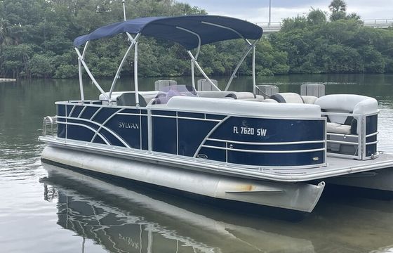 Awesome Pontoon Adventure: Cruise & Relax!
