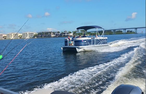 Awesome Pontoon Adventure: Cruise & Relax!