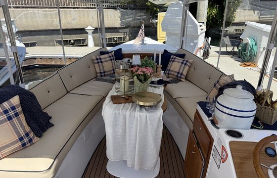 Port & Proper's Luxury Captained Duffy w/ Fire Pit &Styled Tablescape