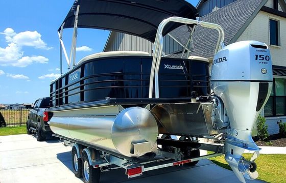 150 HP Xcursion Tritoon, seats 9