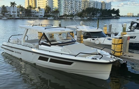 Luxury 35ft Day Boat – Dual Yamaha 350Hp with Cabin & Grill