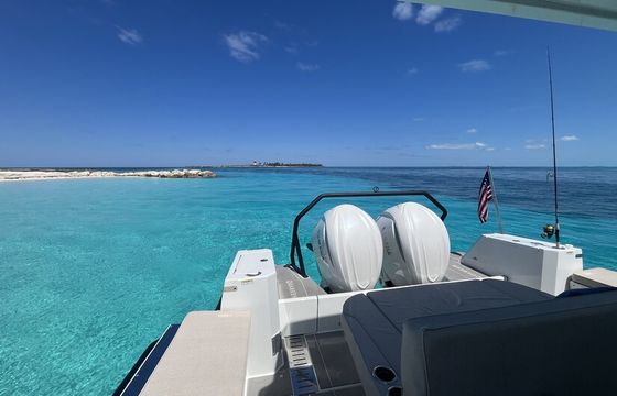 Luxury 35ft Day Boat – Dual Yamaha 350Hp with Cabin & Grill