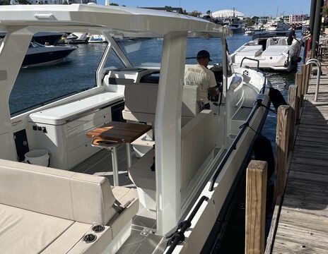 Luxury 35ft Day Boat – Dual Yamaha 350Hp with Cabin & Grill