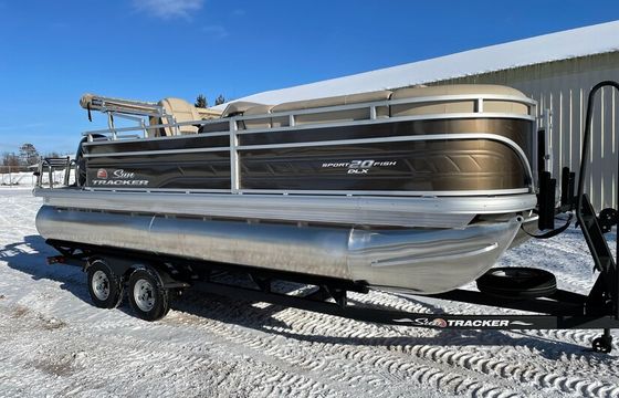 La Reina Imelda Party Barge – Free Delivery, Austin, TX