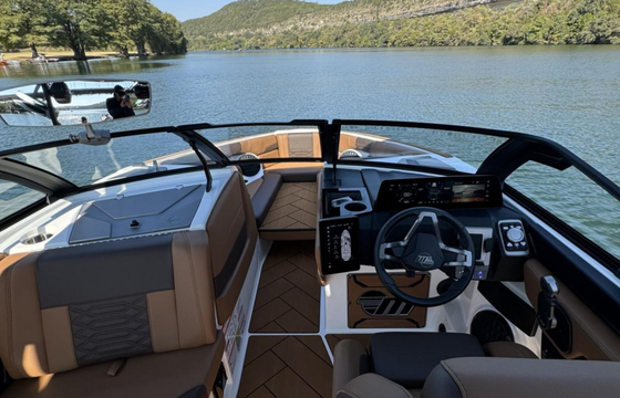 Brand New Wake Boat – Surf &amp; Ride on Lake Travis! (14ppl)