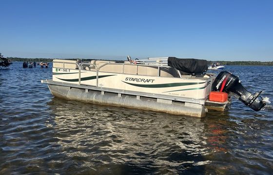 AIRBNB guests only 20ft classic pontoon on Big Marine Lake, Scandia MN