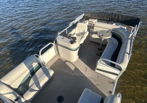 AIRBNB guests only 20ft classic pontoon on Big Marine Lake, Scandia MN