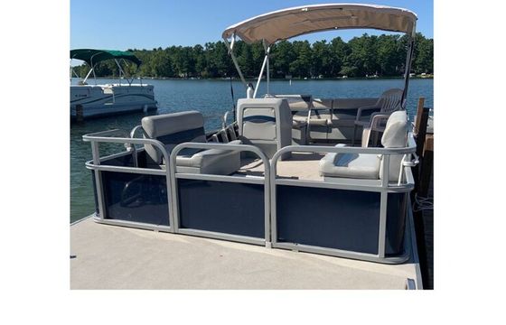 Sunset Cruises on a Family Friendly 24ft Pontoon