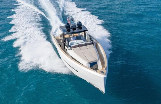 The Chicago Experience: 44' Fjord — Sleek Design, Open Sky, Unmatched