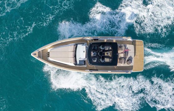 The Chicago Experience: 44' Fjord — Sleek Design, Open Sky, Unmatched