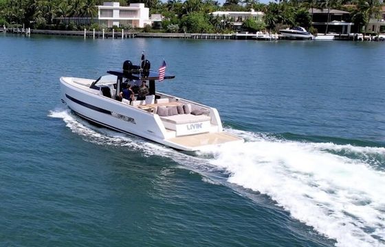 The Chicago Experience: 44' Fjord — Sleek Design, Open Sky, Unmatched