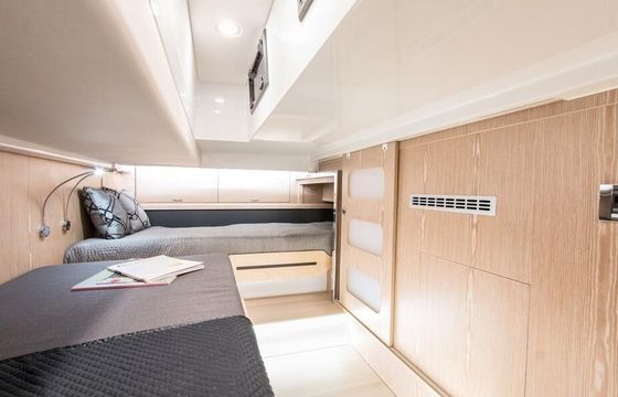 The Chicago Experience: 44' Fjord — Sleek Design, Open Sky, Unmatched