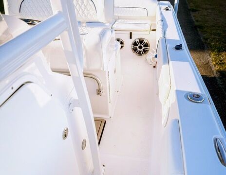 Sleek 23’ Sea Hunt – Perfect for Sandbars, Fishing &amp; Cruising!