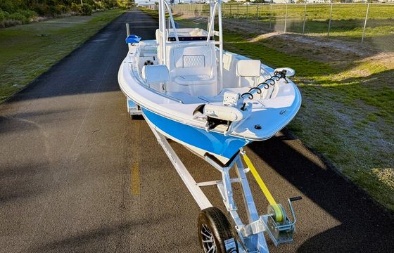 Sleek 23’ Sea Hunt – Perfect for Sandbars, Fishing &amp; Cruising!