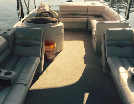26′ BENNINGTON PONTOON  | Adventure Awaits | Seats 12