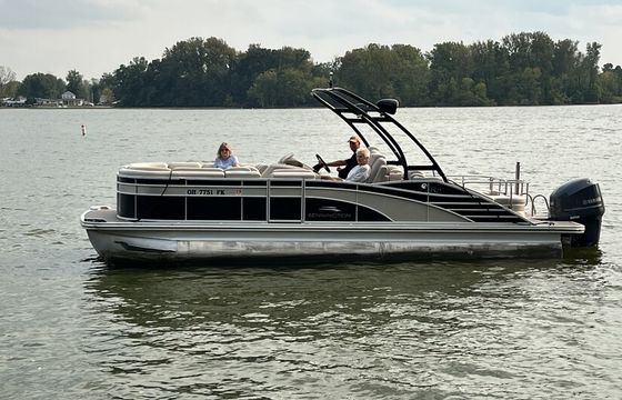 Pontoon boat Tours