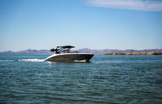 High Performance Spacious 25 ft Jet Boat