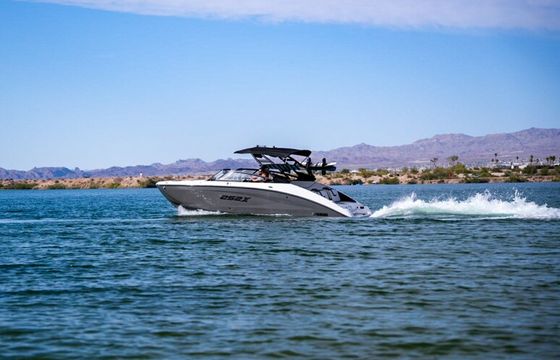 High Performance Spacious 25 ft Jet Boat