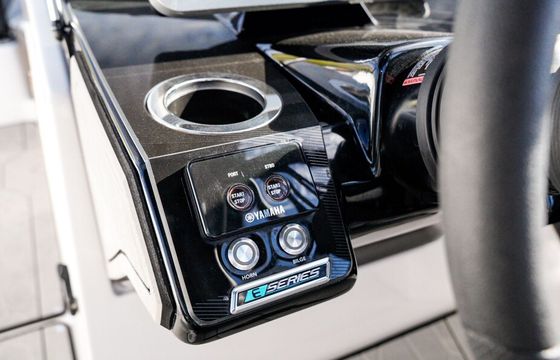 High Performance Spacious 25 ft Jet Boat